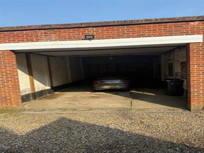 Brockenhurst Road,  Ascot ,